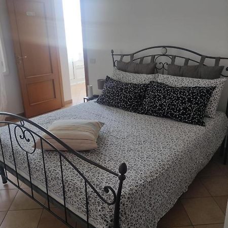 شقة A Casa Justa Holiday House City Center نابولي المظهر الخارجي الصورة