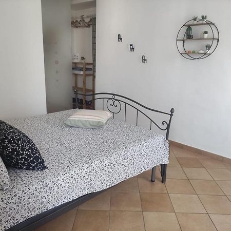 شقة A Casa Justa Holiday House City Center نابولي المظهر الخارجي الصورة