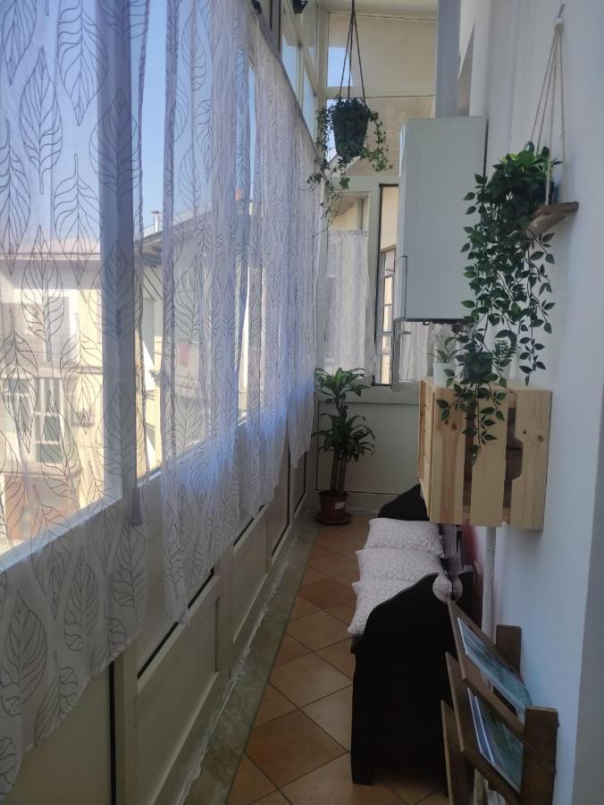 شقة A Casa Justa Holiday House City Center نابولي المظهر الخارجي الصورة