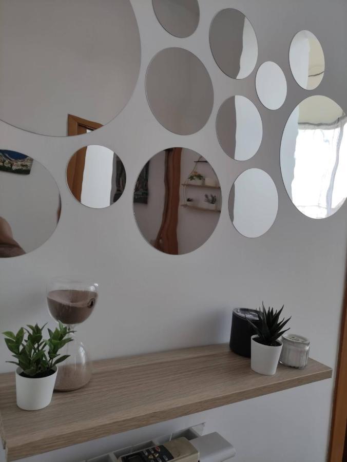 شقة A Casa Justa Holiday House City Center نابولي المظهر الخارجي الصورة