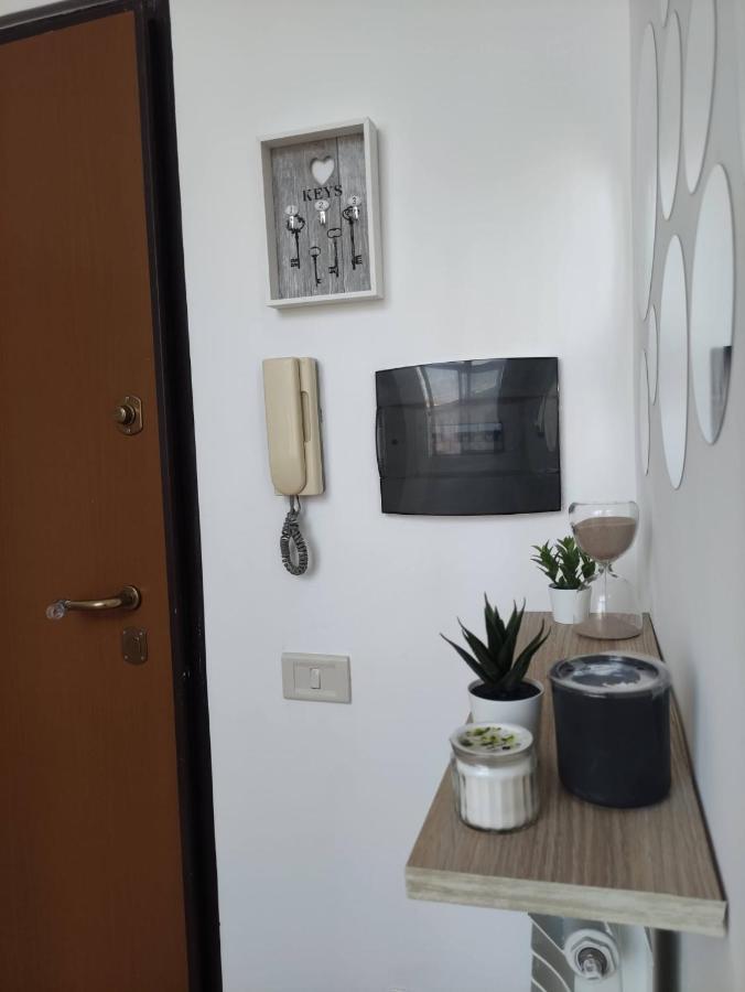 شقة A Casa Justa Holiday House City Center نابولي المظهر الخارجي الصورة